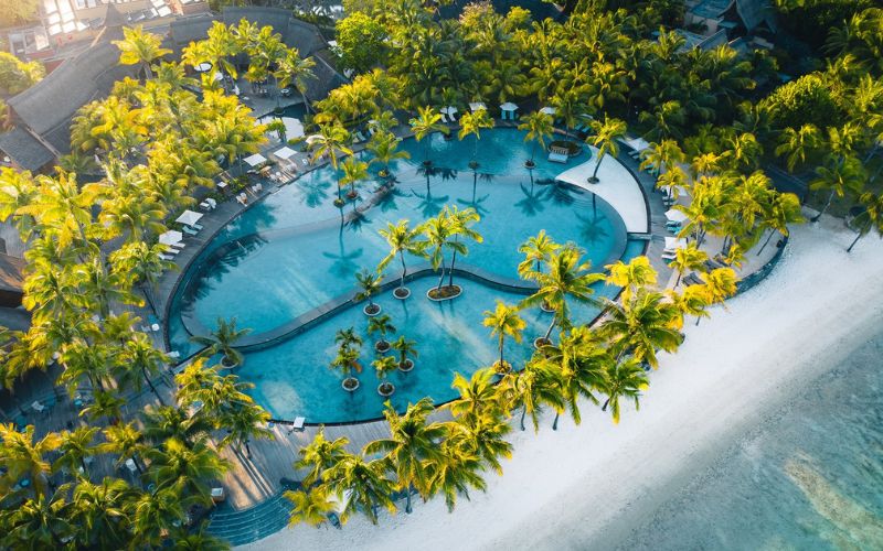 viaggio-mauritius-beachcomber-trou-aux-biches-pool-palme-piscina