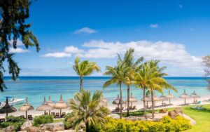 viaggio-mauritius-beachcomber-victoria-palme-mare-agenzia-resort