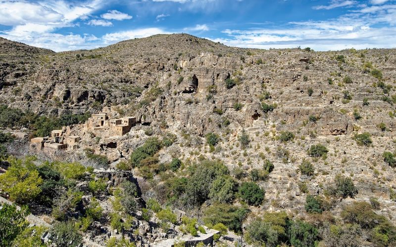 viaggio-oman-jebel-akhdar-montagne-tour-case-agenzia