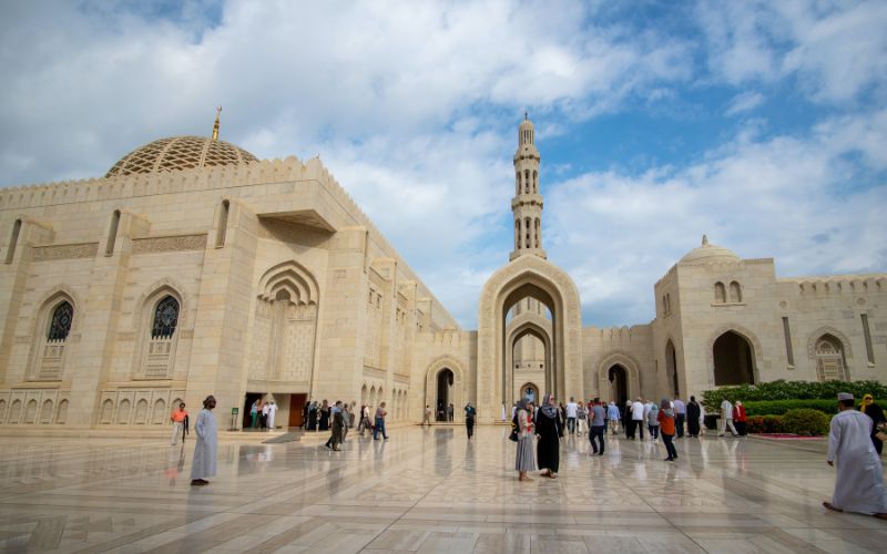 viaggio-oman-muscat-moschea-sultano-quaboos-visita