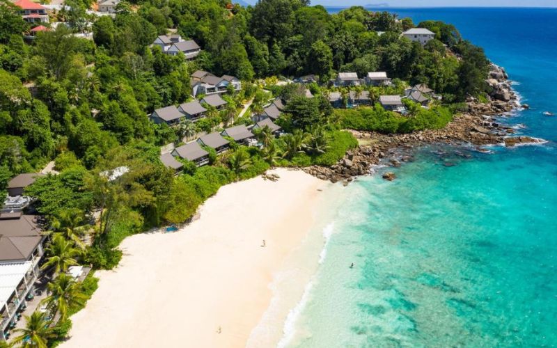viaggio-seychelles-mahé-carana-beach-hotel