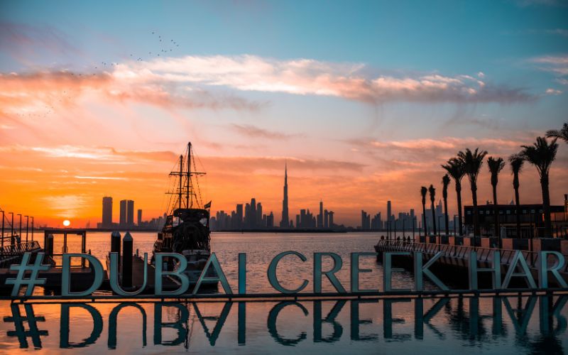 viaggio-dubai-accompagnatore-meglio-agenzia-prezzo-emirati-arabi-creek-burj-khalifa