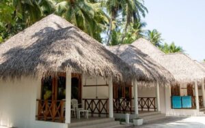 Viaggio-Maldive-Fihalhohi-Island-Resort-bungalow esterno-prezzo