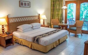 Viaggio-Maldive-Fihalhohi-Island-Resort-camera-garden-prezzo