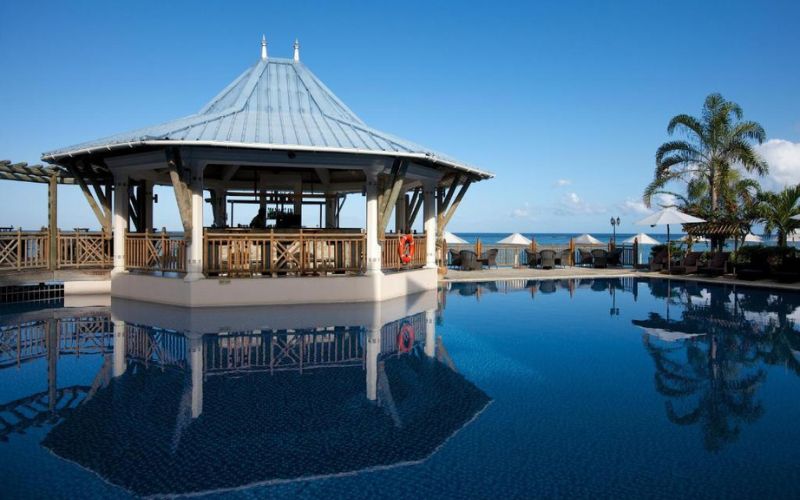 viaggio-mauritius-pearle-beach-resort-bar-piscina-pool-agenzia