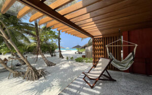 The Barefoot eco hotel Maldive agenzia viaggi amaca relax